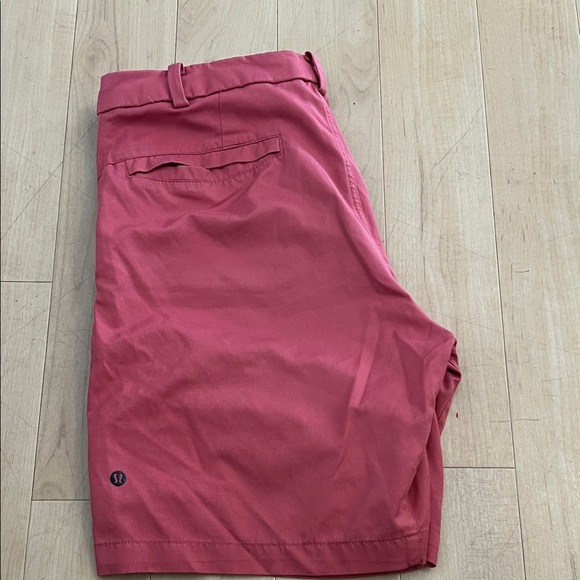 lululemon athletica Men 34” Shorts - salmon pink mauve - Picture 13 of 13